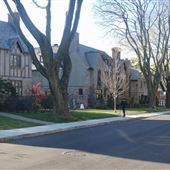 Avenue Upper Roslyn