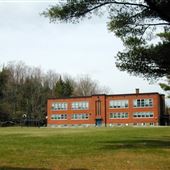 École Primaire Ayer's Cliff