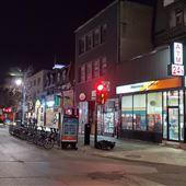 Rue Sainte-Catherine ouest coin Saint-Marc